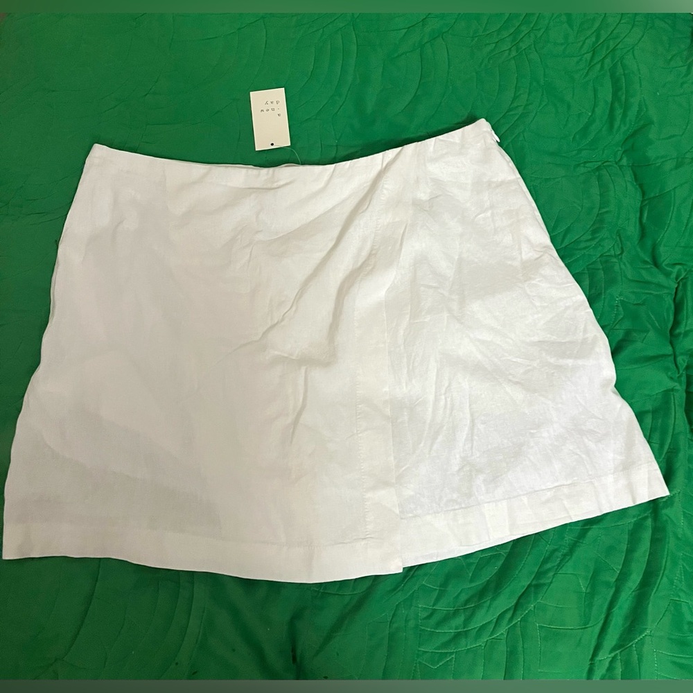NWT Linen Blend Wrap Skort